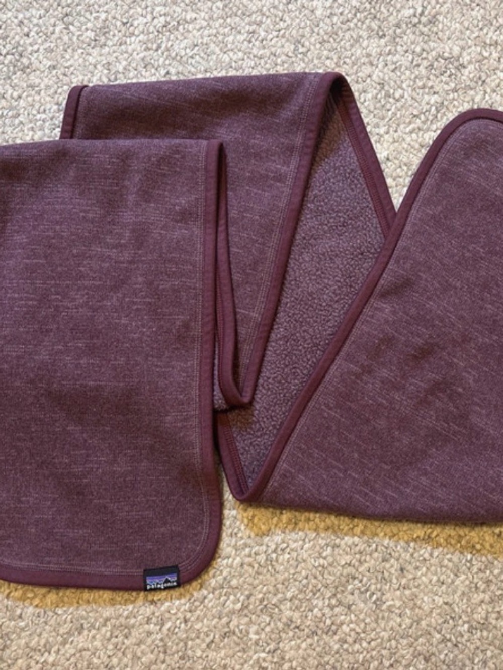 Patagonia Women’s Scarf in Plum Heather